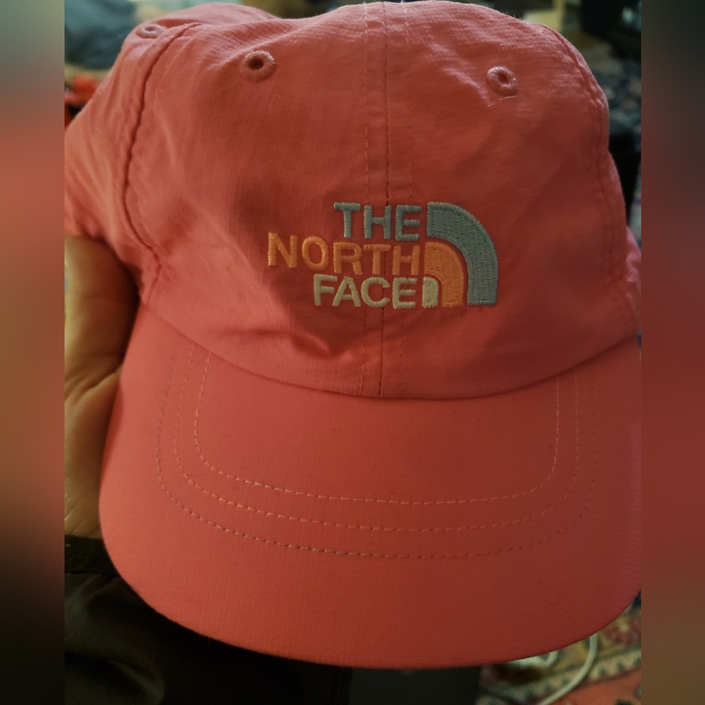North Face Youth/Junior Hat. One Size - Ultraviolet Protection Factor (UPF) 40+